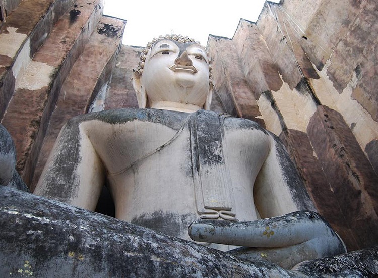 reisefieber-individualreisen-suedostasien-thailand-tempel-buddha-statue